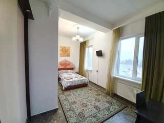 Апартаменты Apartment with 2 full bedrooms in the heart of Chisinau Кишинёв Апартаменты Делюкс-1